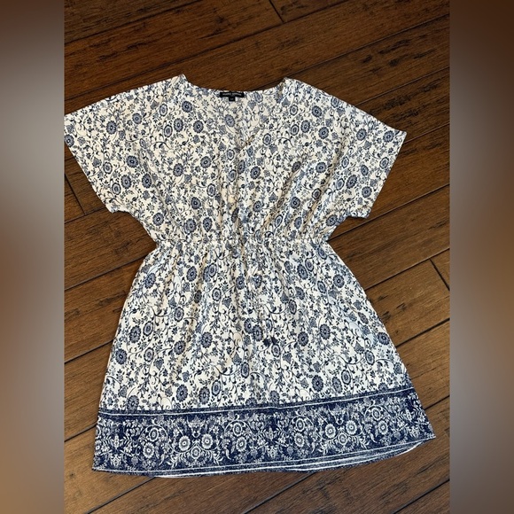 Mario Serrani Navy and Cream Floral Swim cover size Small - Picture 1 of 7